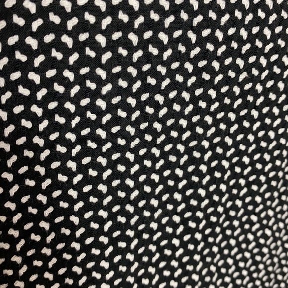 J. McLaughlin black white sleeveless shell top - Picture 3 of 7